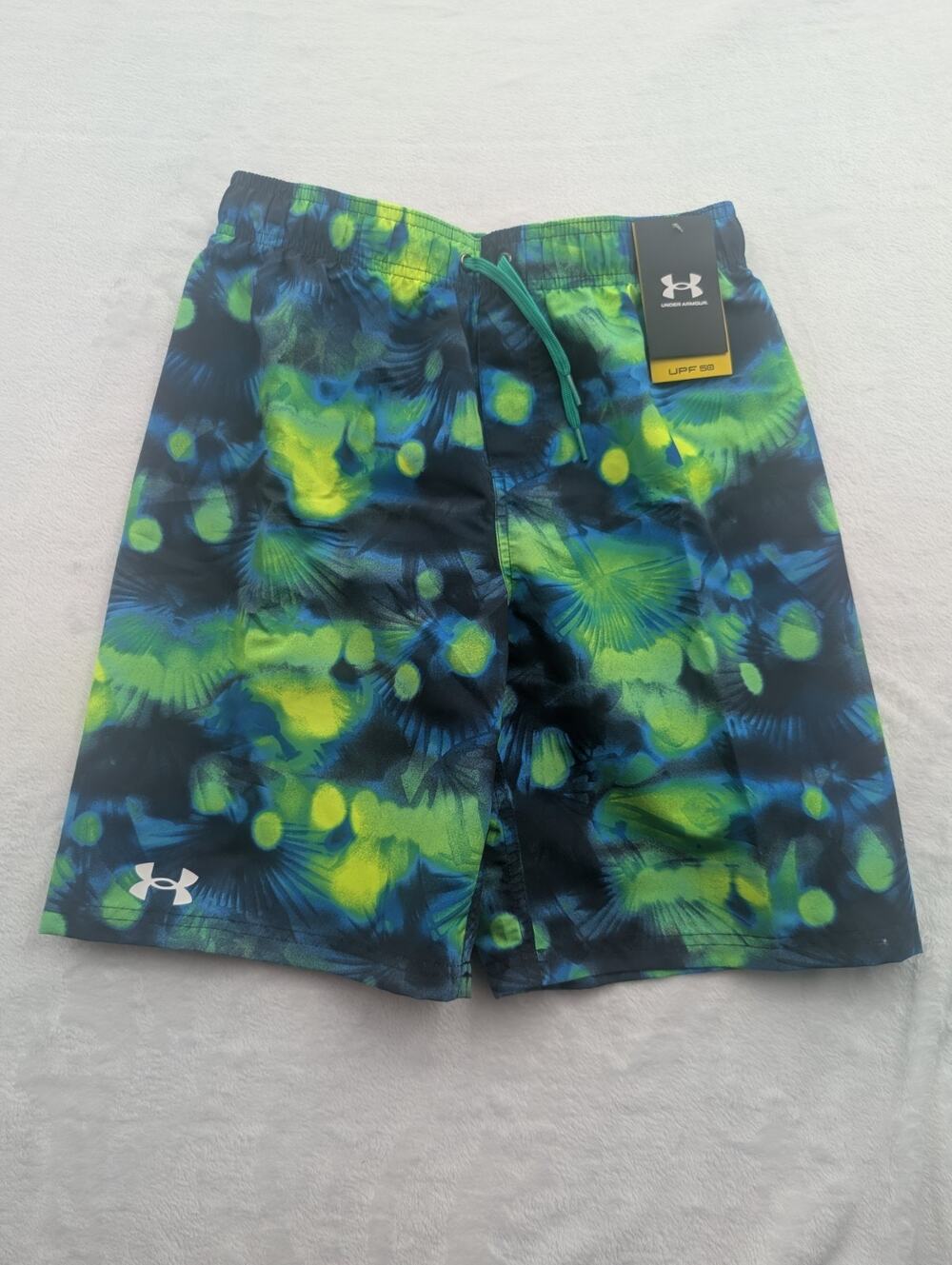 Under Armour Boys Youth Size XL Mesh Lined Swim Trunks Shorts Vapor Green NWT